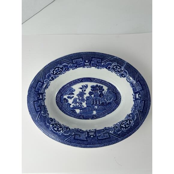 1920s Royal Venton Ware England Blue Willow Serving Bowl 8 1/2" x 6 5/8" - Picture 1 of 7